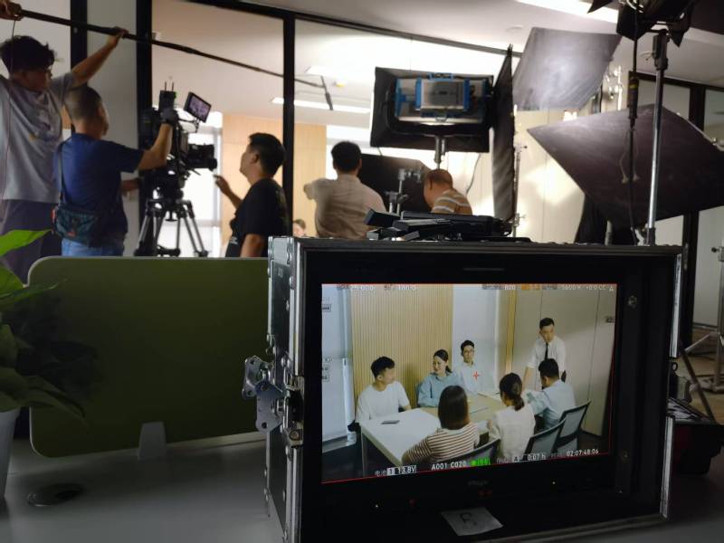 东阿县TVC拍摄公司：科技产品视觉化大师，诠释未来感与功能美学